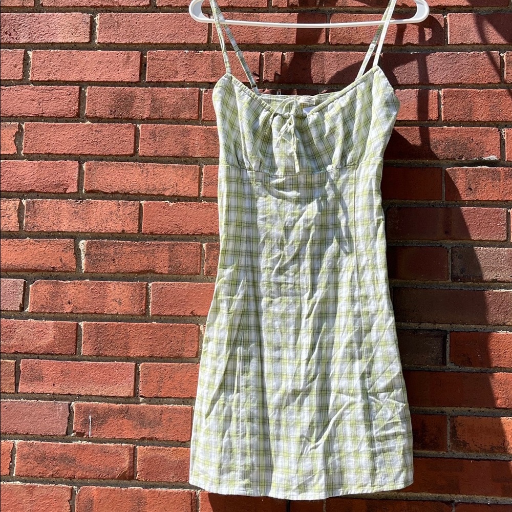 BRAND NEW BRANDY MELVILLE DRESS 🥑🐢🥥🐇🤍